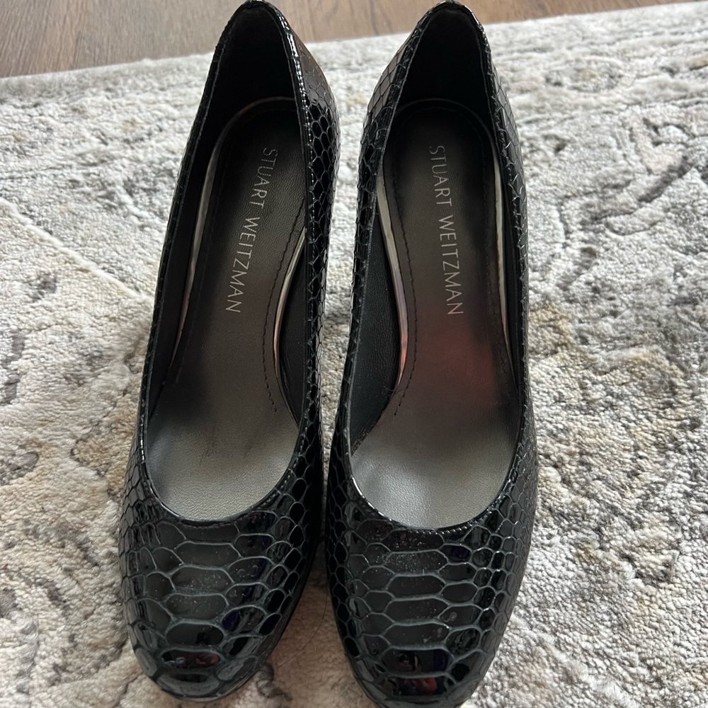 Brand new high heel shoe